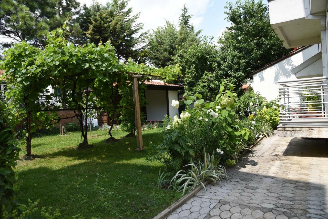 Mihail'S Apartments In Ohrid - 1 Екстериор снимка